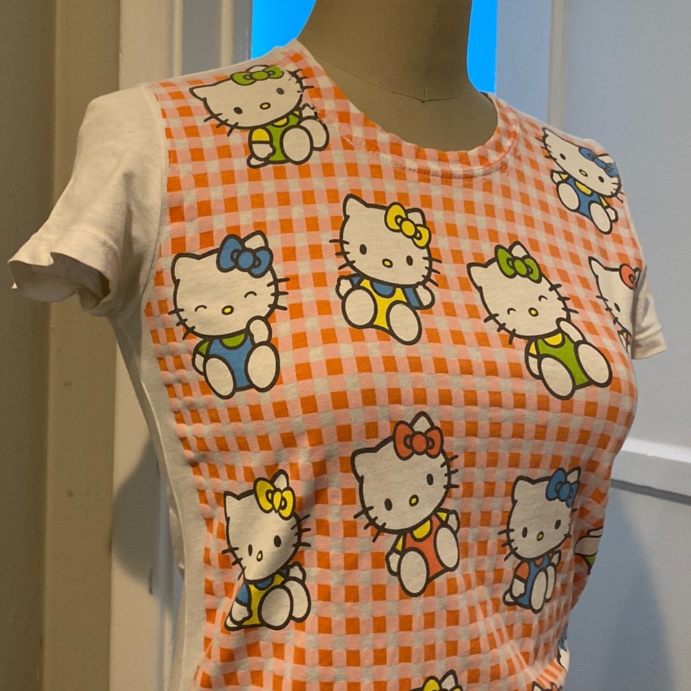 Hello Kitty by Doe T-shirt